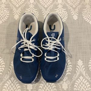 Brand New On Cloud Sneakers!